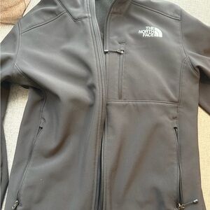 The North Face men’s  Black Softshell Utility Jacket XS water resistant